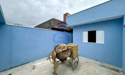 Casa nova à venda, com 2 Dormitórios sendo uma suíte no bairro Jardim das Palmeiras em Caraguatatub