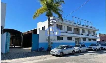 Prédio comercial com galpão para Locação no bairro do Aruan em Caraguatatuba, SP - Ideal para a sua