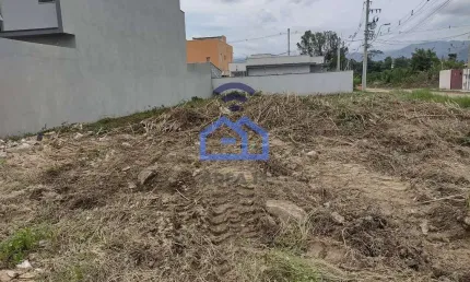Terreno de 300m² à venda no bairro do Golfinho em Caraguatatuba, SP - Grande Oportunidade de Invest