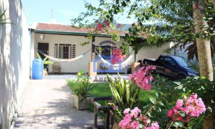 Oportunidade de Casa térrea à venda no bairro da Martim de Sá em Caraguatatuba, SP - Com piscina e