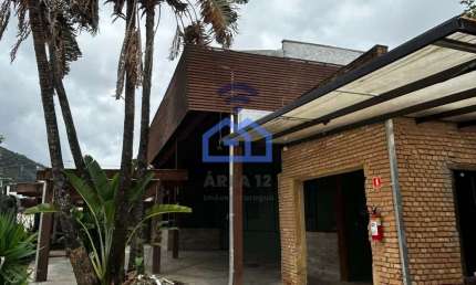 Ponto comercial à venda no Centro de Caraguatatuba, SP - Invista em uma localização privilegiada!