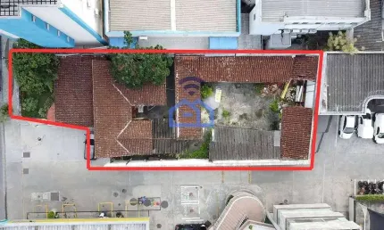 Casa comercial para locação no Centro de Caraguatatuba, SP - Em ótima localização, garantindo visib