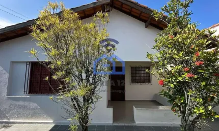 Oportunidade única no indaiá: sua casa dos sonhos espera por você, com 2 dormitórios, e uma localiz