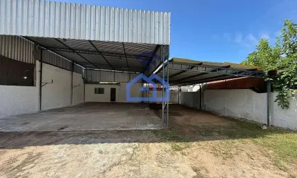 Galpão para locação no bairro Jardim Jaqueira em Caraguatatuba, SP - com 645m² de área total