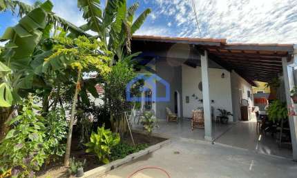 Excelente Casa à venda localizada a poucos metros da praia do Indaiá em Caraguatatuba, SP