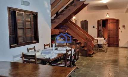 Oportunidade em Sobrado à venda no bairro do Massaguaçu em Caraguatatuba, SP