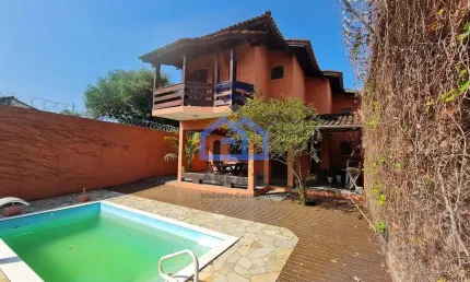 Oportunidade em Sobrado à venda no bairro do Massaguaçu em Caraguatatuba, SP