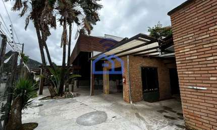Ponto comercial para locação em localização privilegiada no Centro de Caraguatatuba, SP