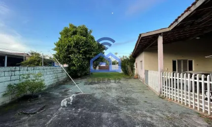 Casas à venda no bairro do Porto Novo em Caraguatatuba, SP - Terreno de 1.165m² com 3 casas