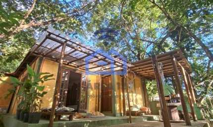 Casa Exclusiva em Meio à Natureza à venda no bairro do Massaguaçu em Caraguatatuba, SP
