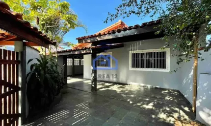 Casa térrea à venda na região central, bairro do caputera em caraguatatuba, sp
