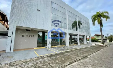 Prédio comercial com 10 salas para locação no bairro do Indaiá em Caraguatatuba, SP