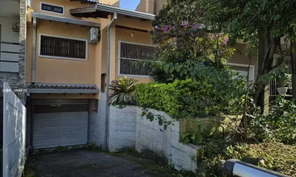 Casa em Condomínio para Venda em Porto Alegre, Cavalhada, 3 dormitórios, 1 suíte, 4 banheiros, 3 vagas