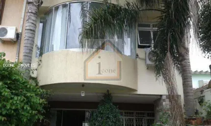Casa para Venda em Porto Alegre, Jardim Botânico, 3 dormitórios, 1 suíte, 3 banheiros, 2 vagas