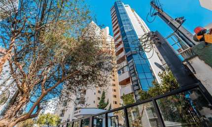 Que Luxo, ao lado da Avenida Paulista um Recanto aconchegante para Curtir uma Lareira com a Familia!! Venha Conhecer!!