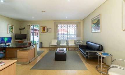 Casa comercial 130m2 Vila Clementino com 5 salas, 5 banheiros, recepção, copa,  3 vagas