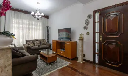 Casa Espetacular: 4 Quartos, Terraço e Churrasqueira