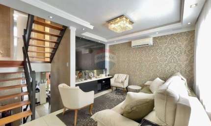 Casa á venda em condominio fechado com 4 dormitorios e 2 vagas em  Interlagos!!