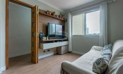 'Charmoso Apto 2 dorm REFORMADO à Venda em Vila São Paulo'