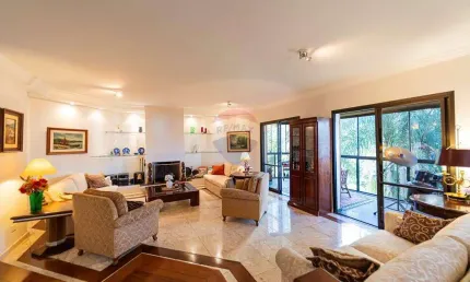 Apartamento à Venda no Morumbi, 204m², 03 dormitorios, 02 vagas, deposito, 1 por andar, em Localização Privilegiada