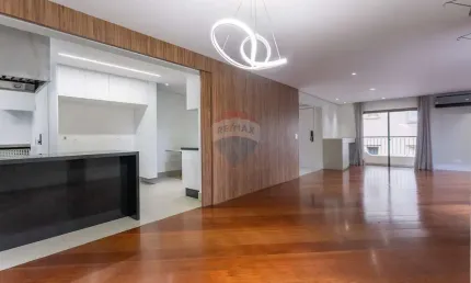 Apartamento com 3 suítes totalmente reformado na melhor rua do campo belo