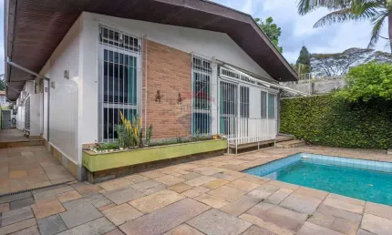 Casa térrea com piscina e edícula à venda no brooklin – ampla, confortável e muito bem localizada!