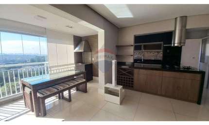 Excepcional Apartamento de 2 suites sendo 1 master reversível para 3 quartos