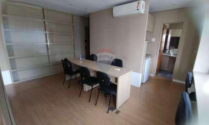 Sala Comercial Mobiliada na Rua Joaquim Floriano para locação - 52m2 com vaga - pacote fechado