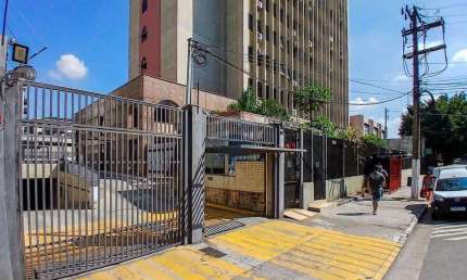 Sala comercial 2 banheiros , ar condicionado copa e uma vaga de garagem
