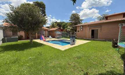 Chácara no Bairro Santa Rita - Piracicaba - 3 dorm, 2 suítes,  Ar-condicionado, armários planejados, piscina e churrasqueira