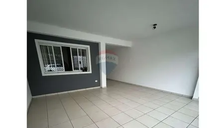 Casa com 3 dorms e churrasqueira e com 2 salões independentes para locação