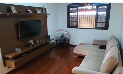 Casa com 3 quartos para alugar na Vila Francos, São Paulo 