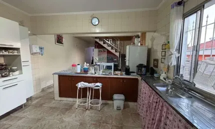 Casa com 3 dormitórios, edícula e amplo espaço externo – Ideal para van ou micro-ônibus!