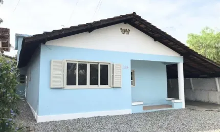 Casa com 2 quartos para alugar no Centro, Balneário Piçarras 