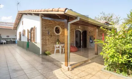 Casa para Locação em Caraguatatuba, Jardim Brasil, 2 dormitórios, 2 banheiros, 5 vagas