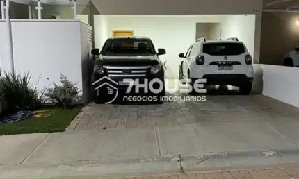 Venda de Casa em Condomínio com 3 Quartos, 3 Banheiros e 4 Vagas de Garagem na Cidade de  - Bairro - 180m²