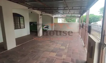 Casa à venda em Paulínia-SP, Jardim Fortaleza. 3 quartos, 1 suíte, 2 salas, 3 banheiros, 3 vagas, 150m².