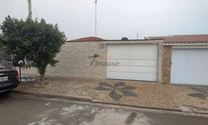 Casa com 2 quartos à venda na Vila Bressani, Paulínia  por R$ 735.000