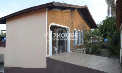 Chácara à venda em Campinas-SP: 4 quartos, 2 banheiros, 5 vagas de garagem e 180,00 m² de área!
