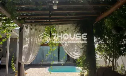 Chácara à venda em Paulínia-SP, Parque Bom Retiro! 2 quartos, 3 banheiros, 180m² de área! Aproveite já!