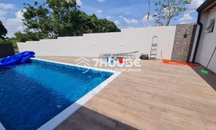 Chácara à venda em Campinas-SP, no bairro Jardim do Lago: 2 quartos, 1 suíte, 2 banheiros, 104m² de área!