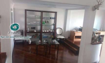 Casa com 4 quartos(2stes), Jardim Semiramis, Granja Viana Cotia