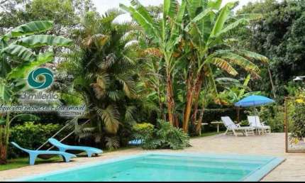 Casa térrea charmosa em Cond. Embu das Artes -5 dorms c/piscina