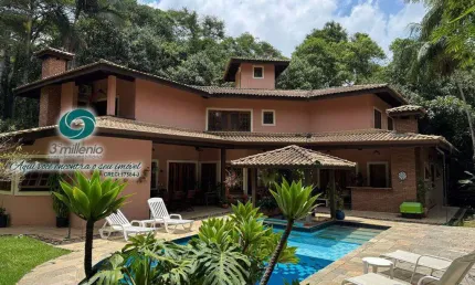 Casa Venda no Cond. Forest HIlls, 4 suítes. piscina, paisagismo