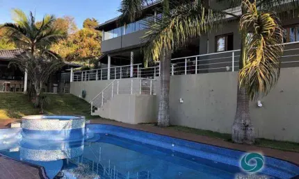 Casa com 5 suítes, área gourmet Granja Viana - Fazendinha