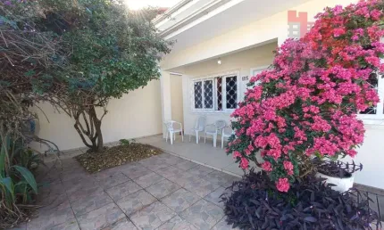 Casa à venda no bairro Parque São Jorge - Florianópolis/SC