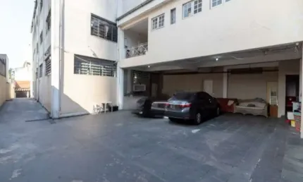 Galpão com 1008m2, com 12 Garagem,01 sala,09 banheiros no Bairro da  Saúde