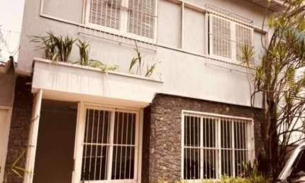 Aluga-se casa comercial com 6 salas na Chácara Santo Antônio !
