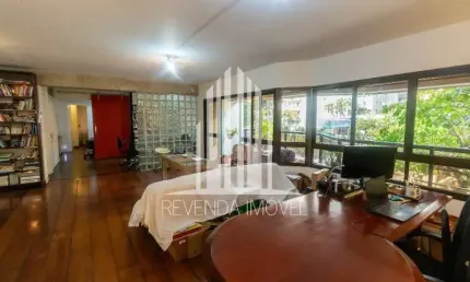 MARAVILHOSO APARTAMENTO PARA LOCAÇÃO NO ITAIM BIBI - COM 3 SUÍTES, 2 VAGAS, COM 348 M². Seja bem-vindo ao seu novo lar!
