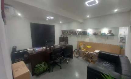 Vila Prudente - Galpão Comercial à venda de 600m² com elevador de carga.
